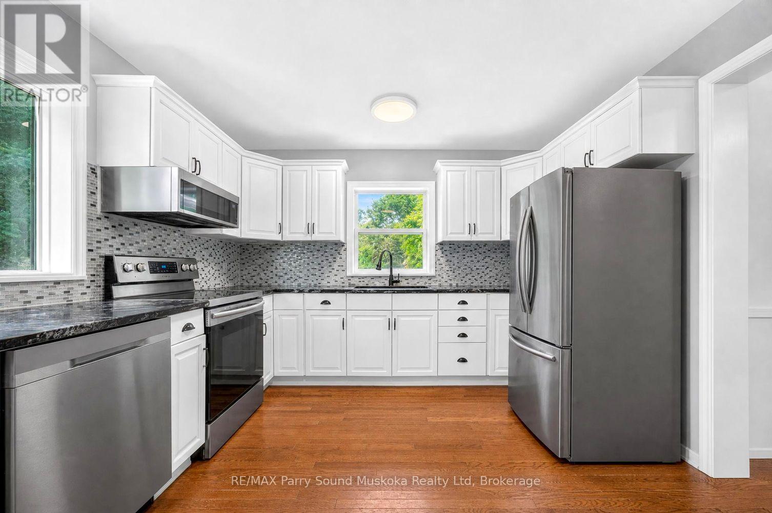 8 Mountain Basin Drive, Mcdougall, Ontario  P2A 2W9 - Photo 8 - X13656806