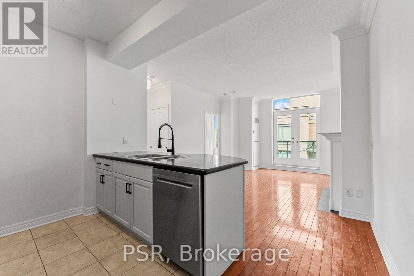 423 - 9 Boardwalk Drive, Toronto, Ontario M4L 6T1 - Photo 5 - E13656876