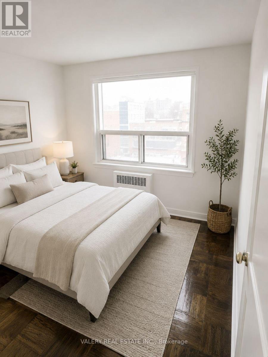 E4 - 3017 Queen Street E, Toronto, Ontario   - Photo 6 - E13656920
