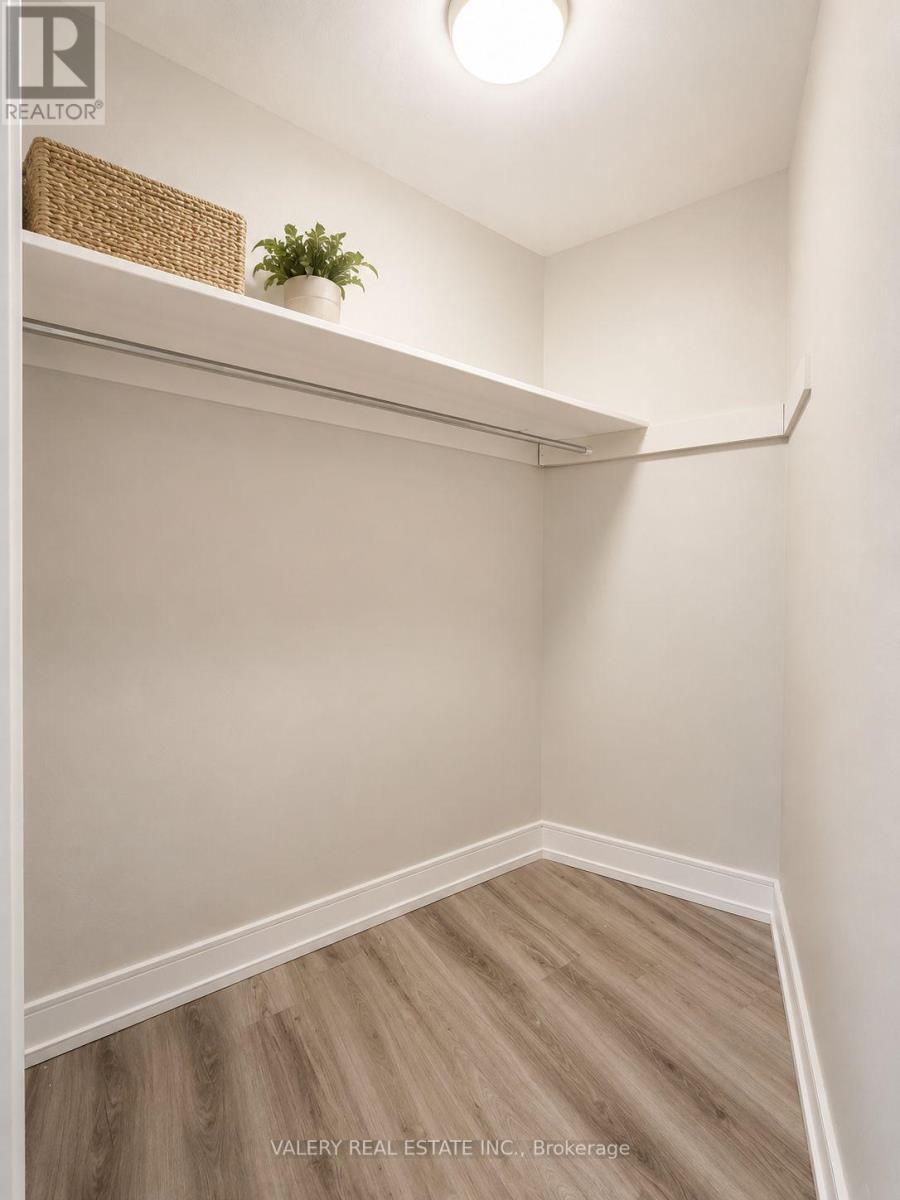 1004 - 75 Eastdale Avenue, Toronto, Ontario M4C 5N3 - Photo 7 - E13656942