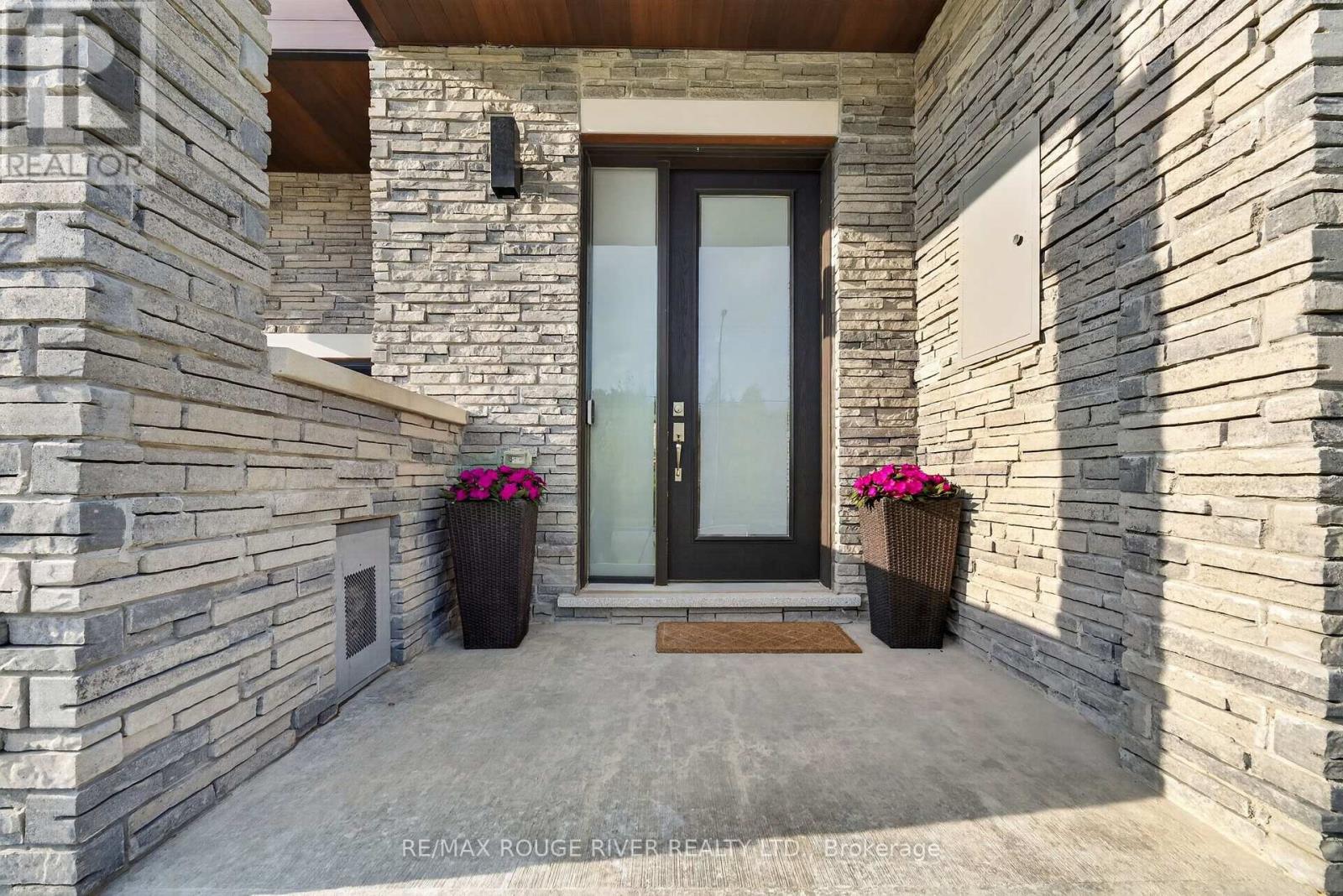 164 Ogston Crescent, Whitby, Ontario  L1P 0H3 - Photo 3 - E13656952
