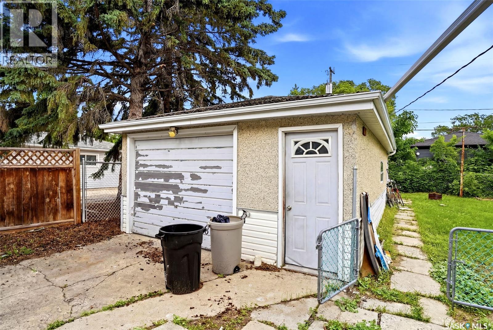15 Ottawa Place, Regina, Saskatchewan  S4R 2V6 - Photo 21 - SK044835