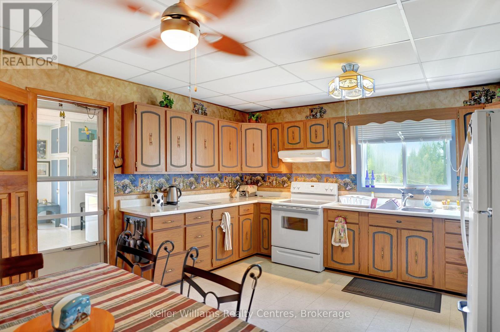 621 Huron Road, South Bruce Peninsula, Ontario  N0H 2T0 - Photo 14 - X13210826
