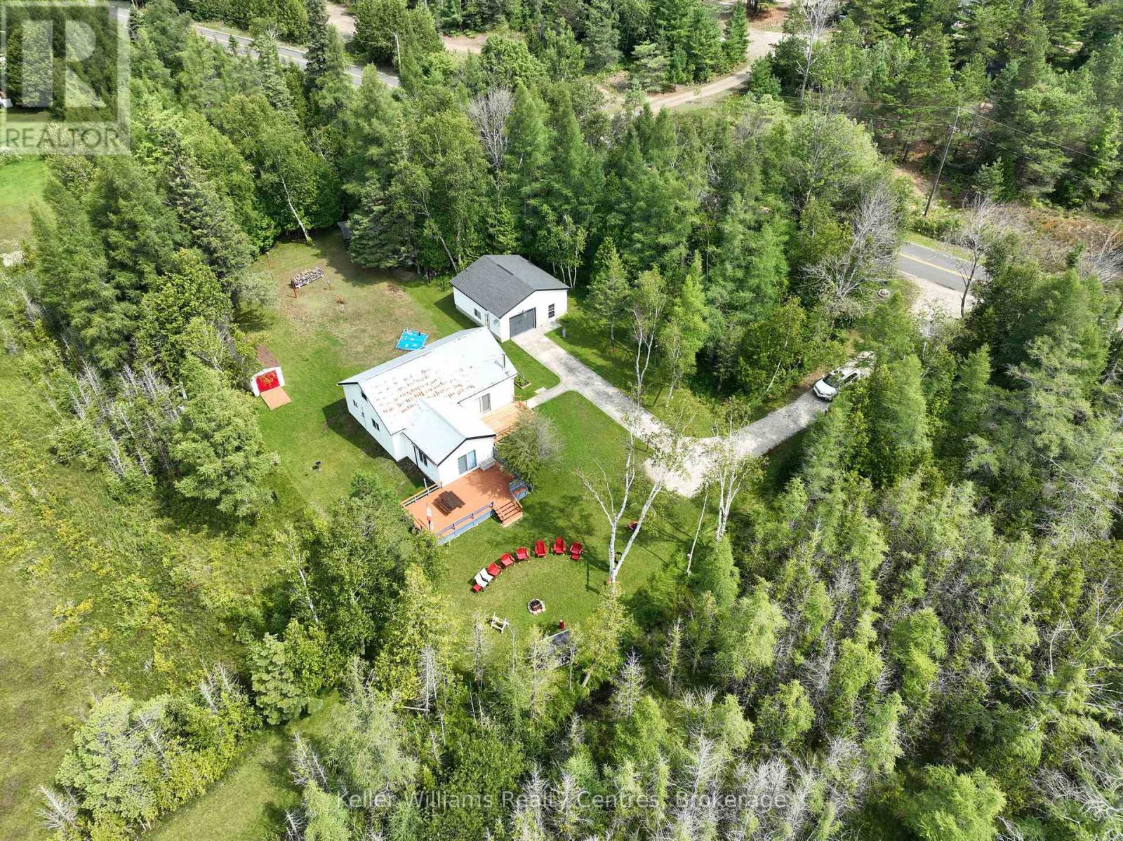 621 Huron Road, South Bruce Peninsula, Ontario  N0H 2T0 - Photo 2 - X13210826