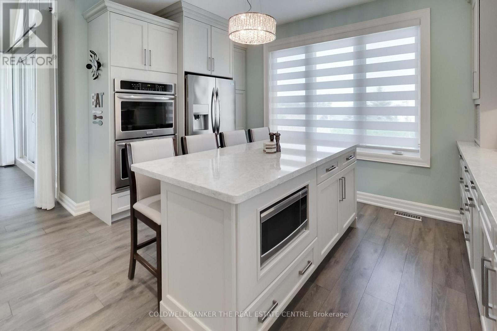 224 Lakeshore Road E, Oro-Medonte, Ontario  L0L 2E0 - Photo 6 - S13656792