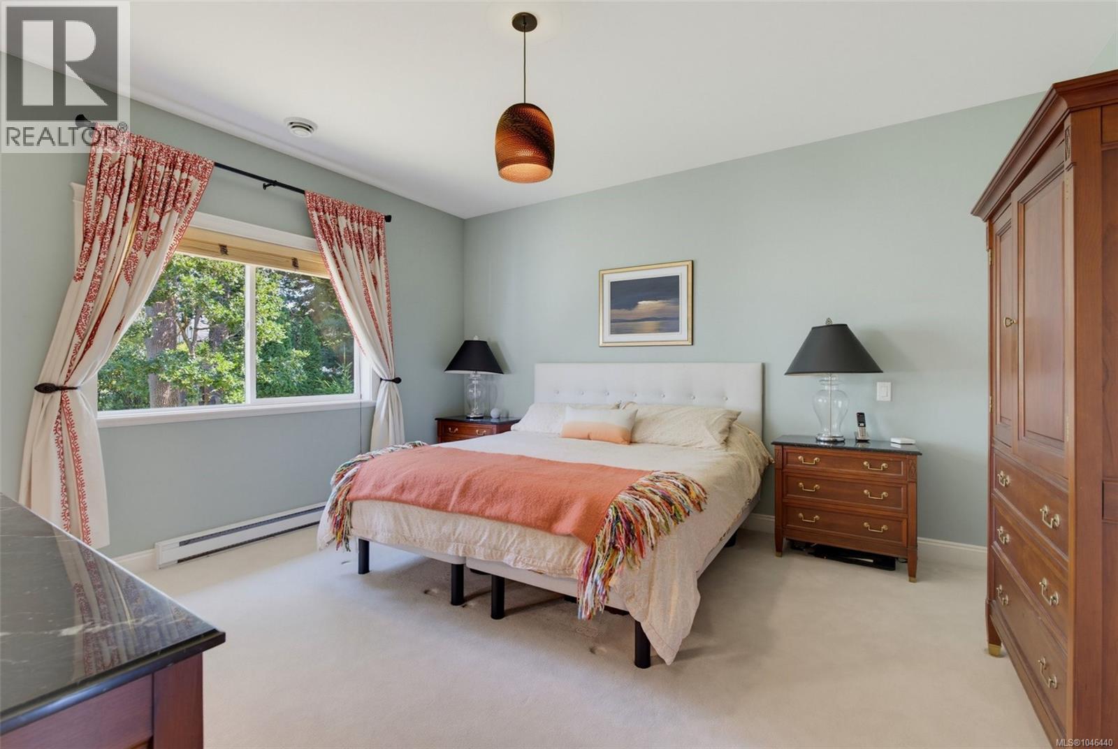 1489 Mt. Douglas Cross Rd, Saanich, British Columbia  V8X 3H6 - Photo 20 - 1046440