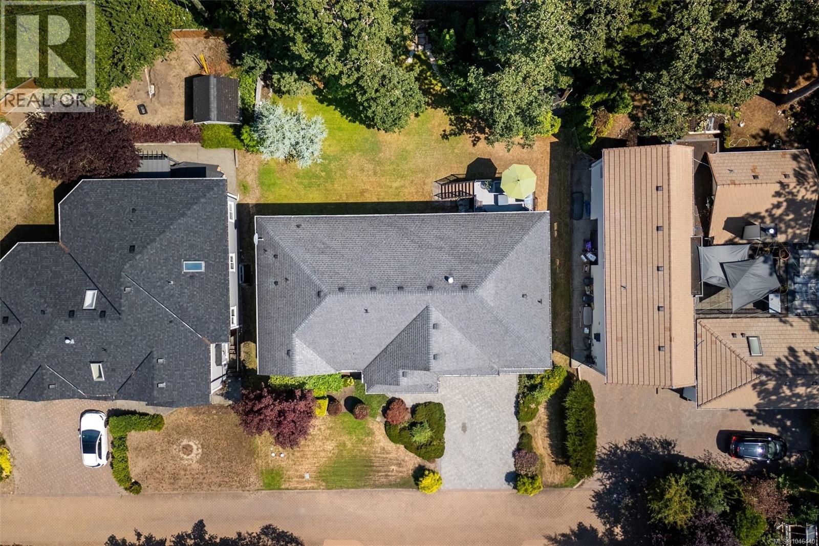 1489 Mt. Douglas Cross Rd, Saanich, British Columbia  V8X 3H6 - Photo 46 - 1046440