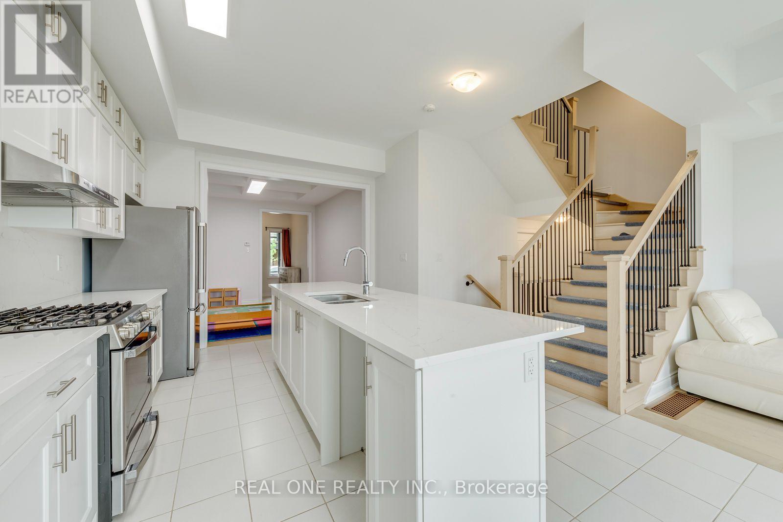 3069 Perkins Way, Oakville, Ontario  L6H 7Z4 - Photo 11 - W13656888