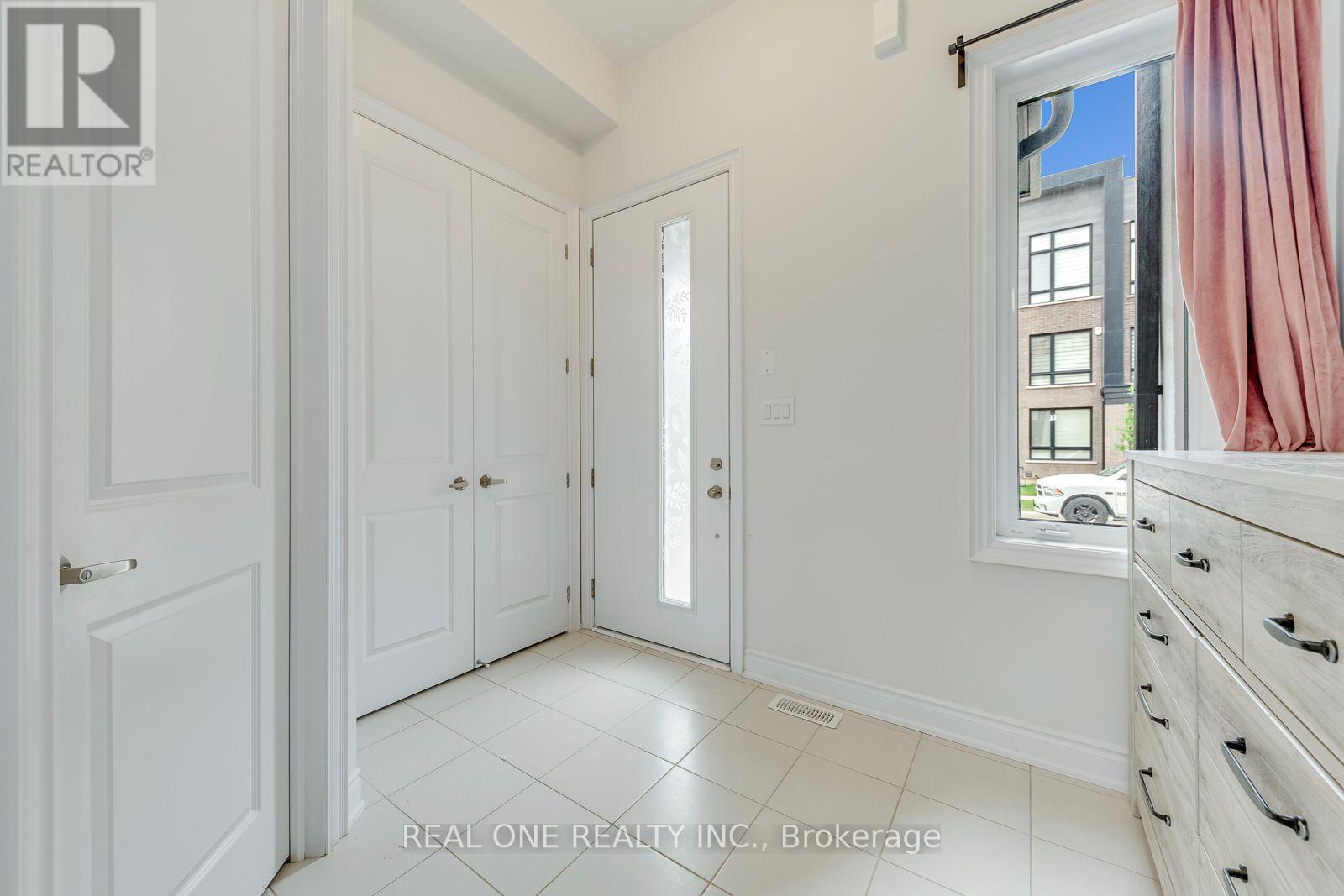 3069 Perkins Way, Oakville, Ontario  L6H 7Z4 - Photo 3 - W13656888