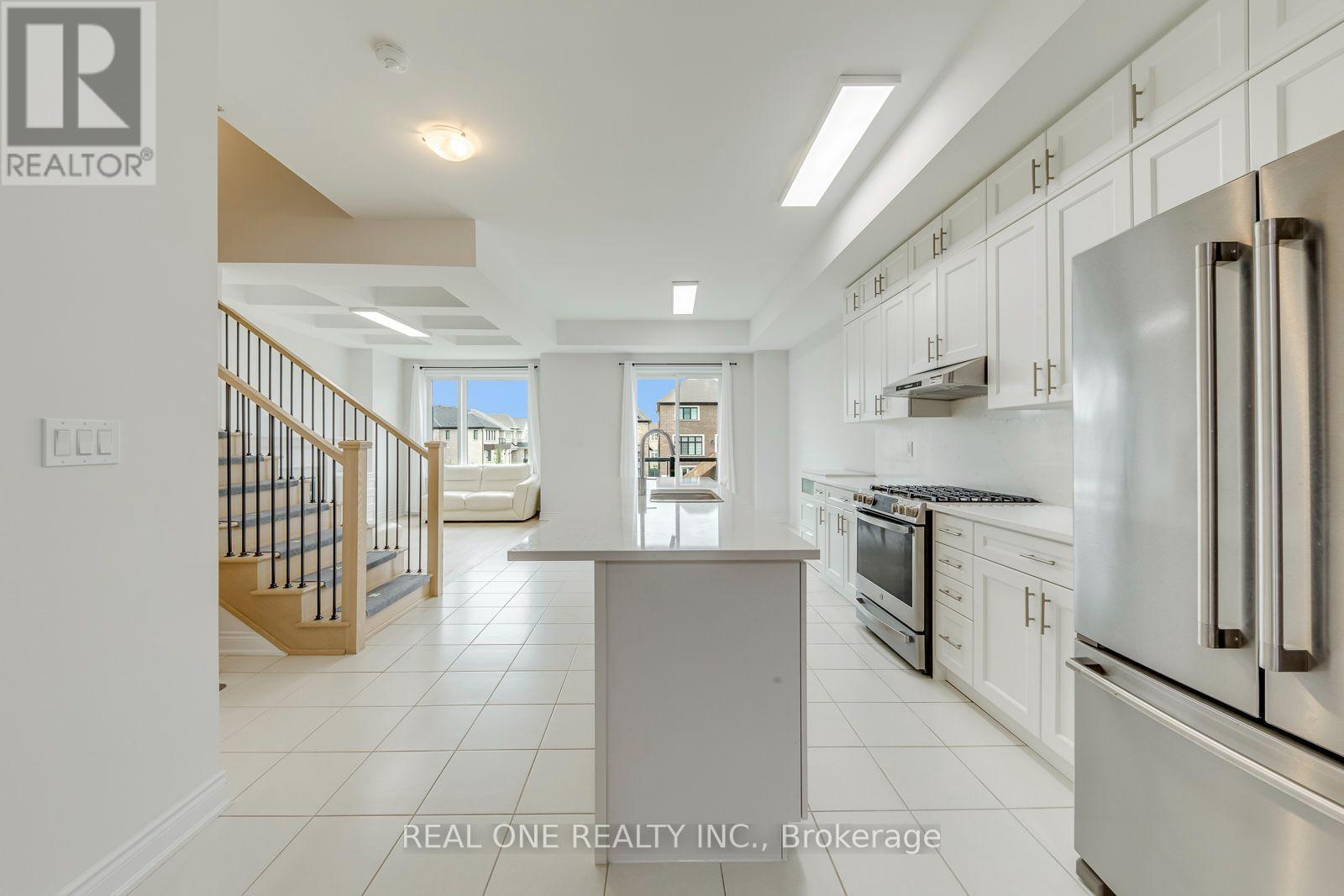 3069 Perkins Way, Oakville, Ontario  L6H 7Z4 - Photo 6 - W13656888