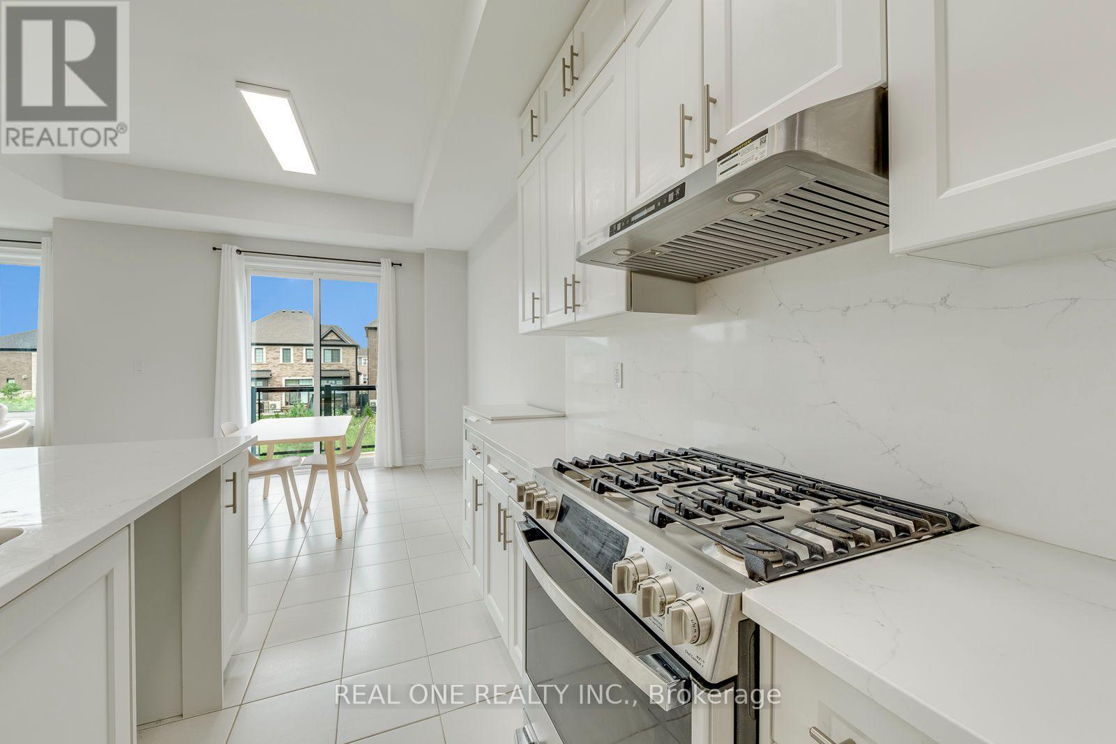 3069 Perkins Way, Oakville, Ontario  L6H 7Z4 - Photo 9 - W13656888