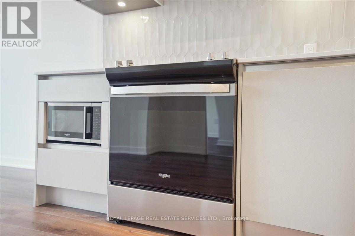 239 - 395 Dundas Street W, Oakville, Ontario  L6M 4M2 - Photo 10 - W13656890