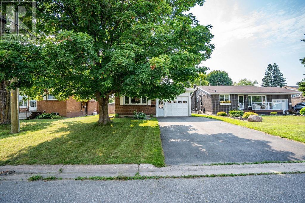 5 Royal Rd, Sault Ste. Marie, Ontario  P6C 5G8 - Photo 1 - SM262113