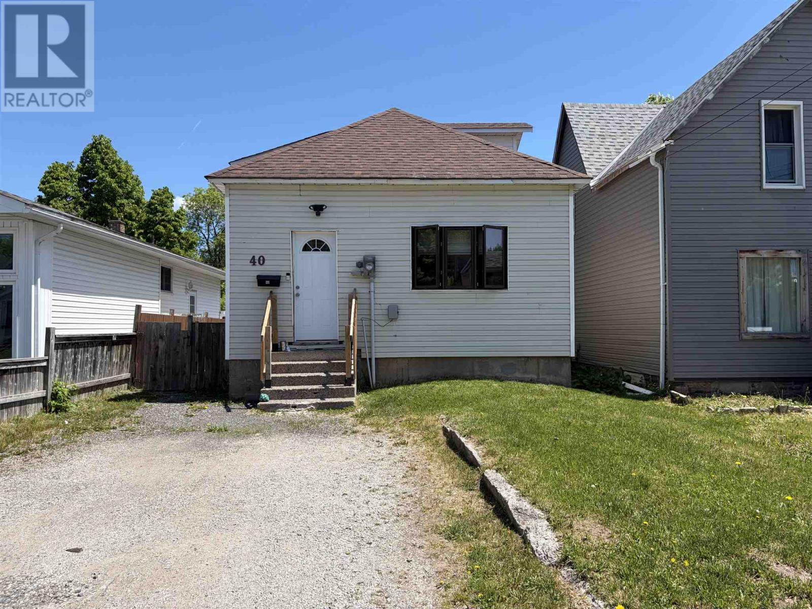 40 Algoma Ave, Sault Ste. Marie, Ontario  P6B 2P7 - Photo 2 - SM262116
