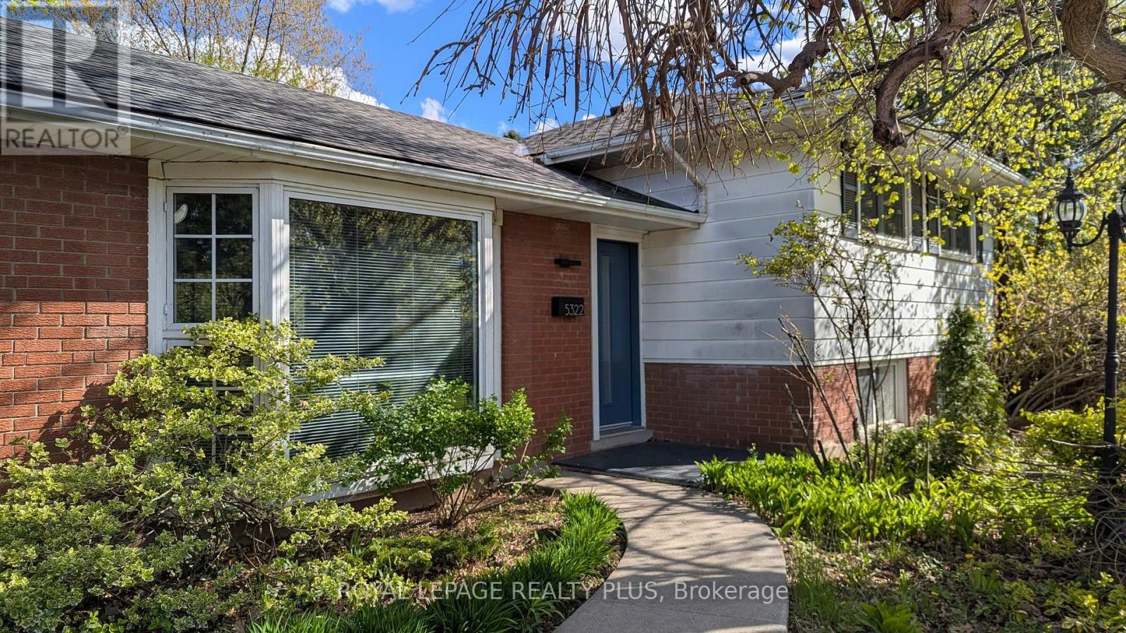 5322 Windermere Drive, Burlington, Ontario  L7L 3M1 - Photo 2 - W13514092