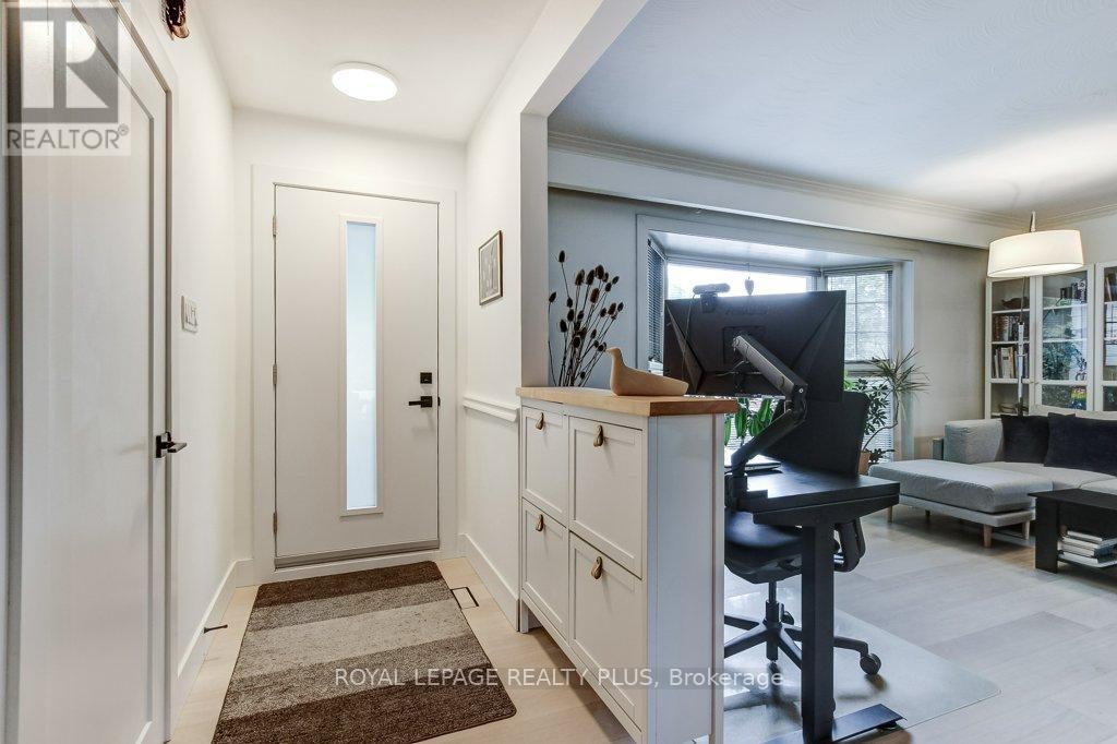 5322 Windermere Drive, Burlington, Ontario  L7L 3M1 - Photo 4 - W13514092