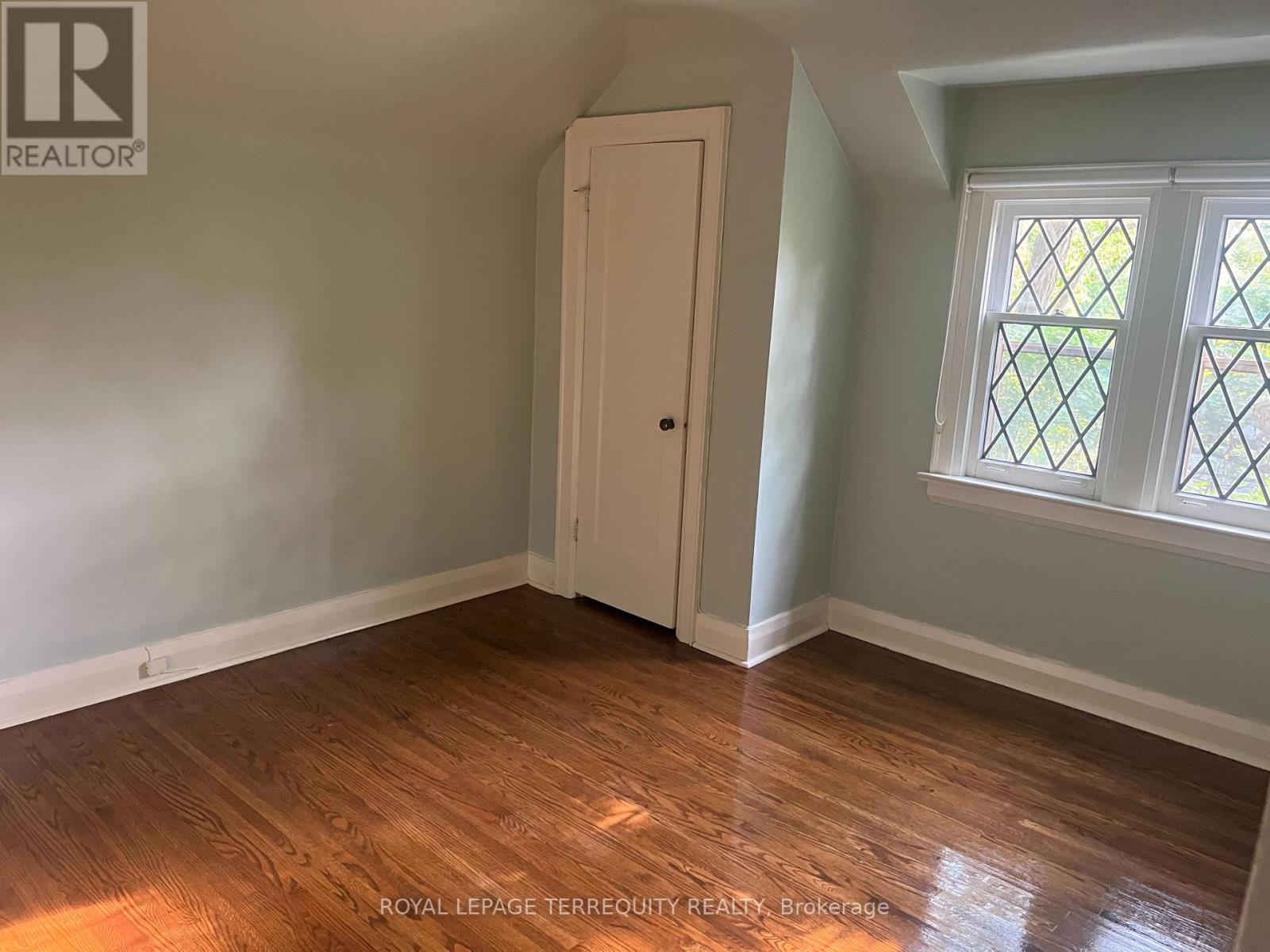 25 Halford Avenue, Toronto, Ontario  M6S 4G1 - Photo 10 - W13655642