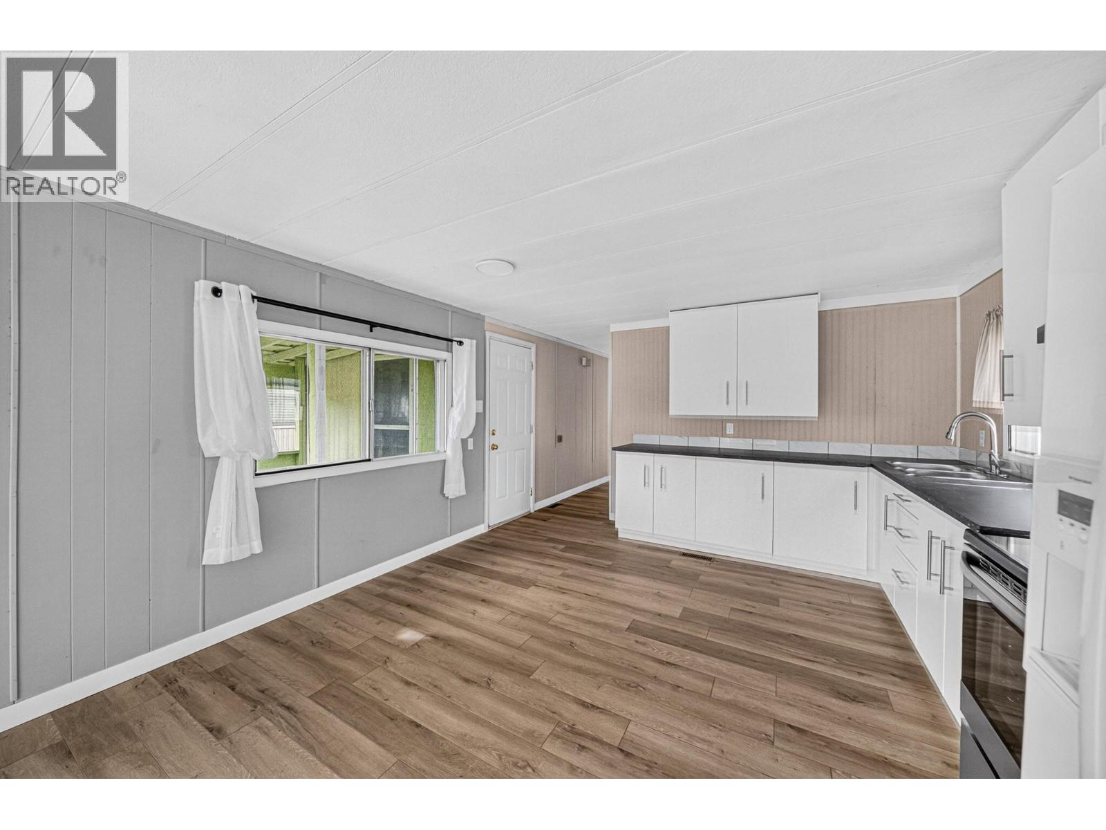 7555 Highway 43 Unit# D6, Sparwood, British Columbia  V0B 2G1 - Photo 14 - 10396567