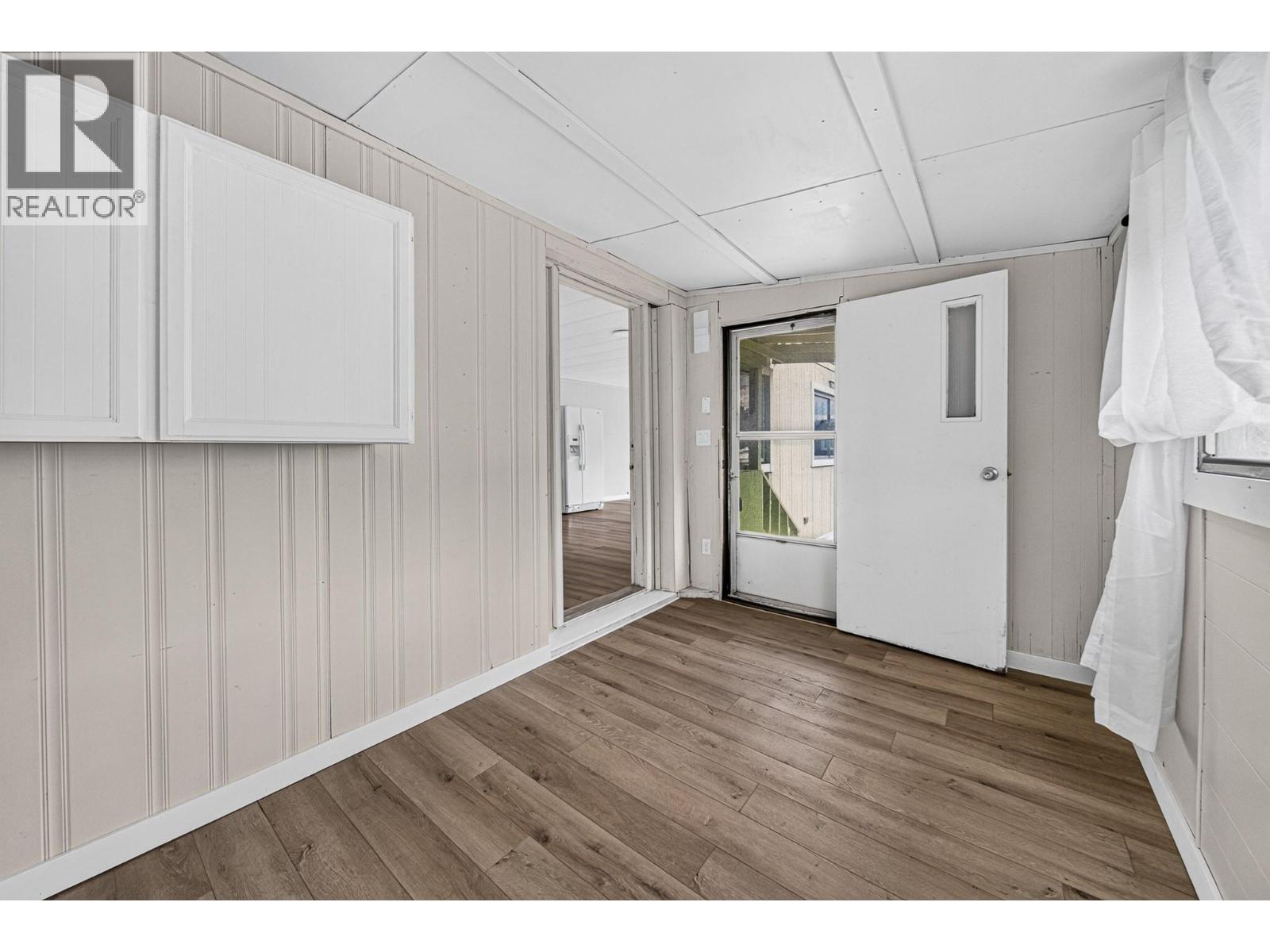 7555 Highway 43 Unit# D6, Sparwood, British Columbia  V0B 2G1 - Photo 2 - 10396567