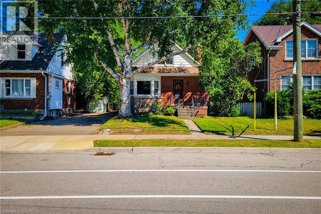 30 Sanders Boulevard, Hamilton, Ontario  L8S 3J3 - Photo 1 - 40854243