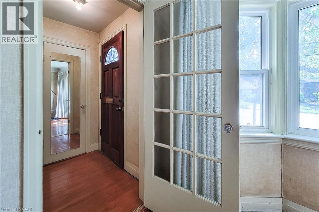30 Sanders Boulevard, Hamilton, Ontario  L8S 3J3 - Photo 9 - 40854243