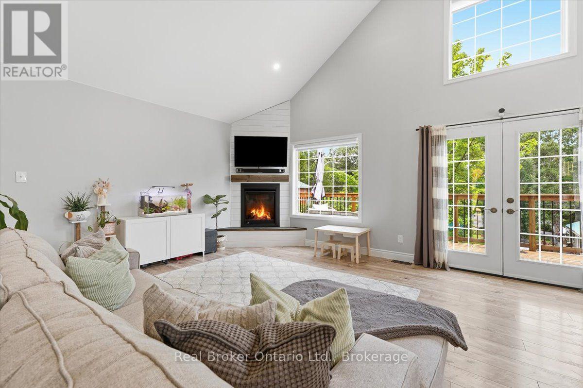 1a Clarence Avenue, Penetanguishene, Ontario  L9M 1A9 - Photo 18 - S13657210