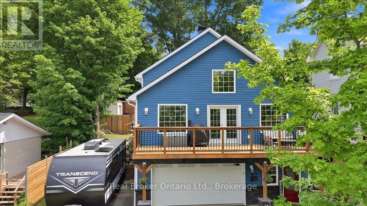 1a Clarence Avenue, Penetanguishene, Ontario  L9M 1A9 - Photo 2 - S13657210