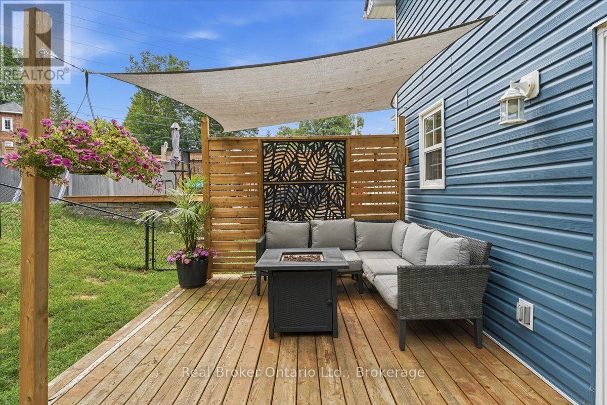 1a Clarence Avenue, Penetanguishene, Ontario  L9M 1A9 - Photo 30 - S13657210