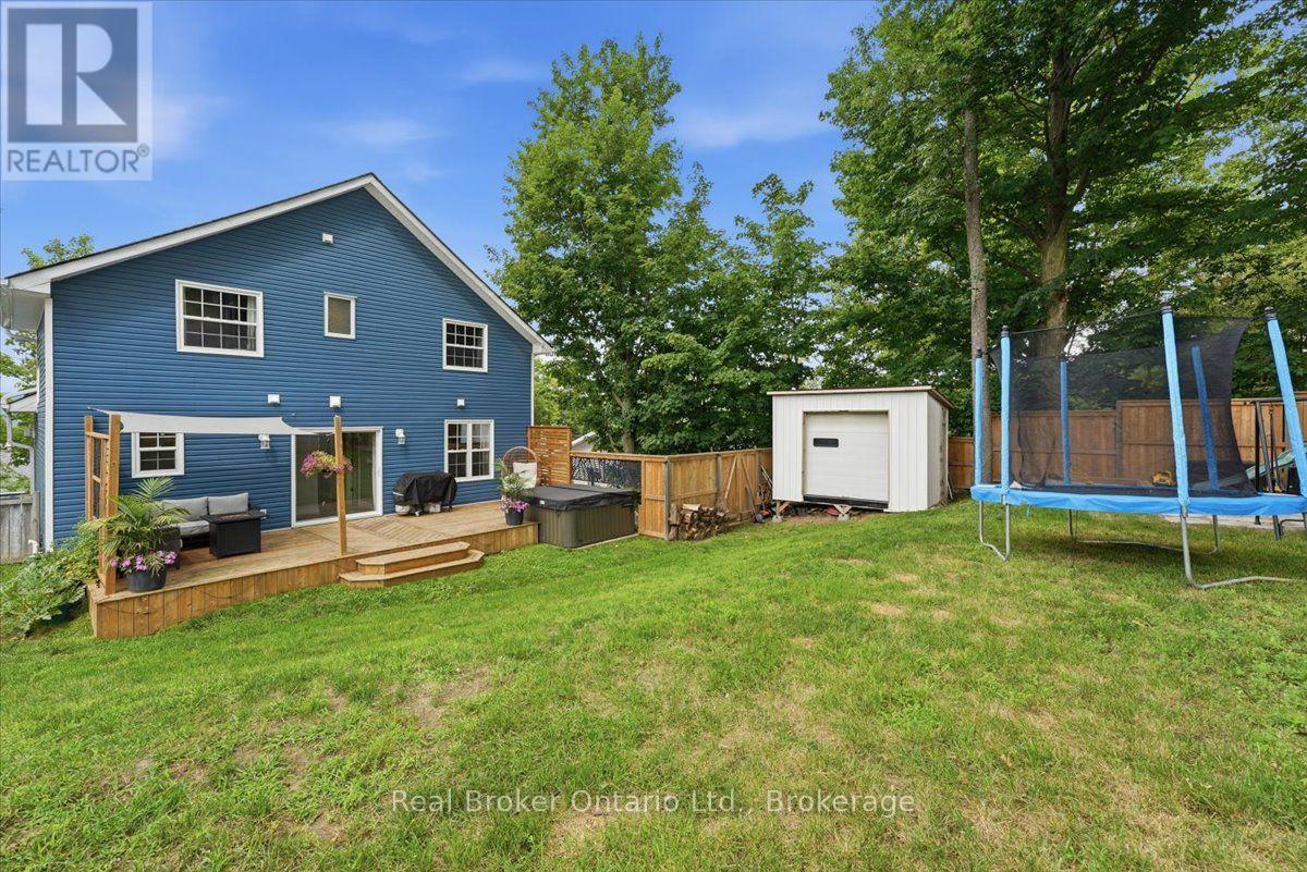 1a Clarence Avenue, Penetanguishene, Ontario  L9M 1A9 - Photo 32 - S13657210