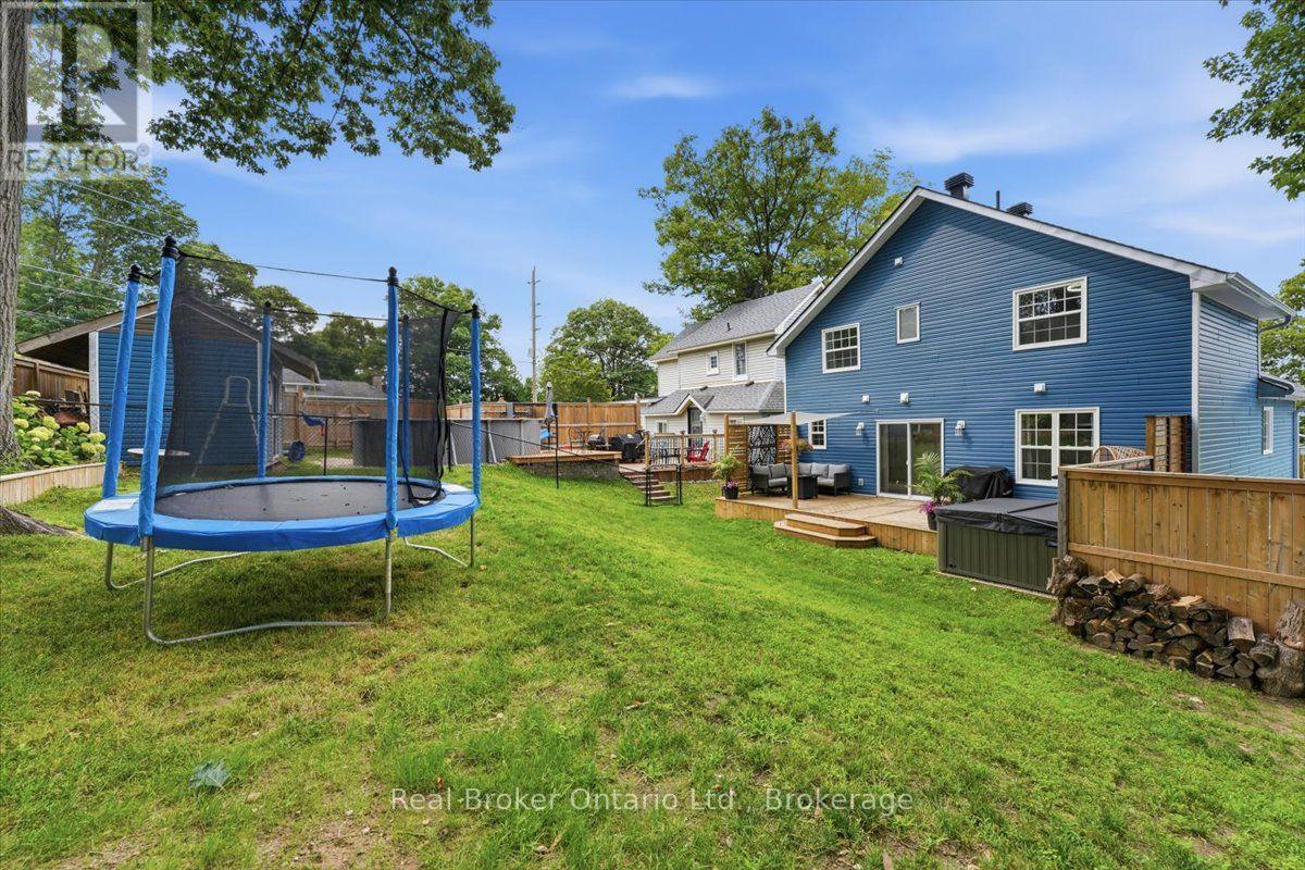 1a Clarence Avenue, Penetanguishene, Ontario  L9M 1A9 - Photo 35 - S13657210