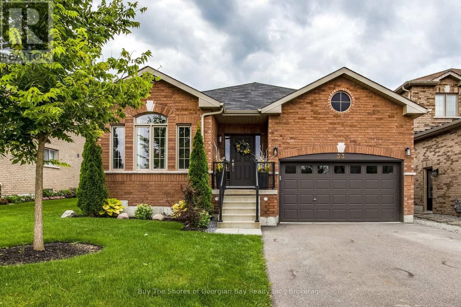 33 Beausoleil Drive, Penetanguishene, Ontario  L9M 0V8 - Photo 1 - S13657272