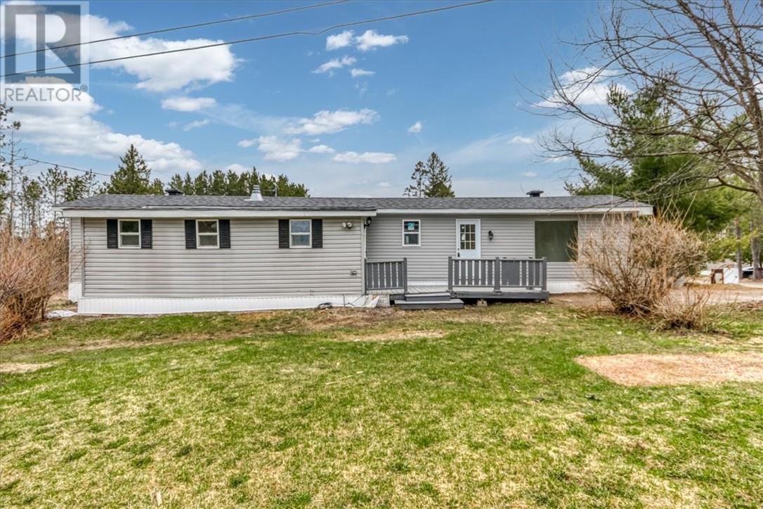 7121 Highway 17 Unit# 30, Whitefish, Ontario  P0M 3E0 - Photo 3 - 2129713