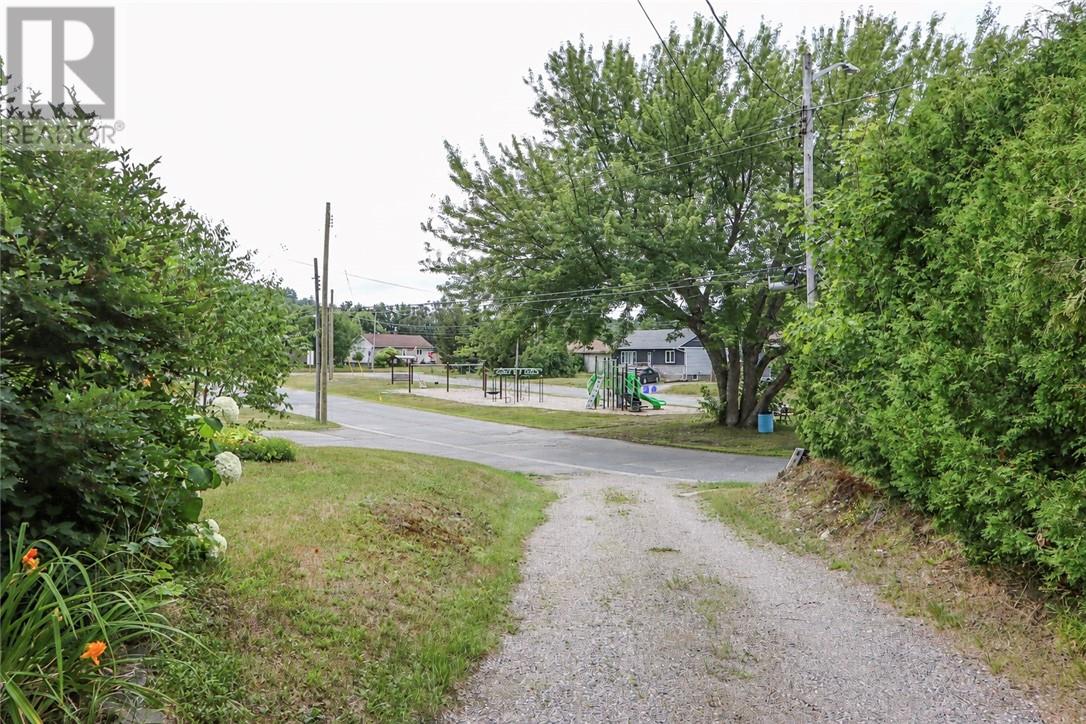 38 Gill Avenue, Onaping, Ontario  P0M 2R0 - Photo 52 - 2129709