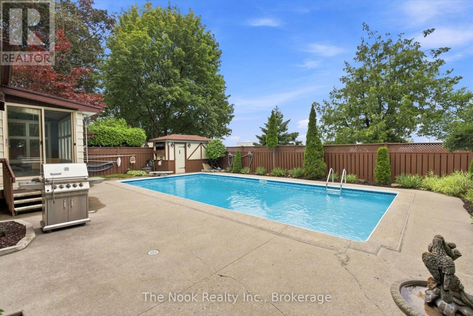 110 Bowman Avenue, Whitby, Ontario L1N 3T6 - Photo 33 - E13656982