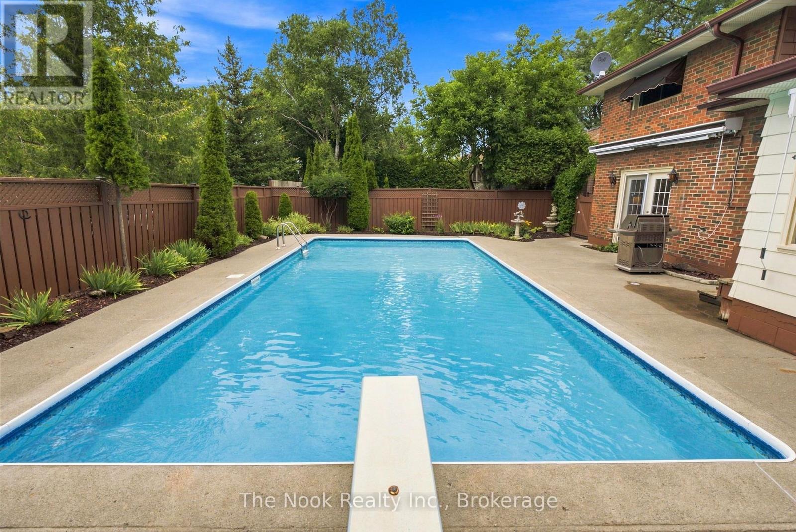 110 Bowman Avenue, Whitby, Ontario L1N 3T6 - Photo 39 - E13656982