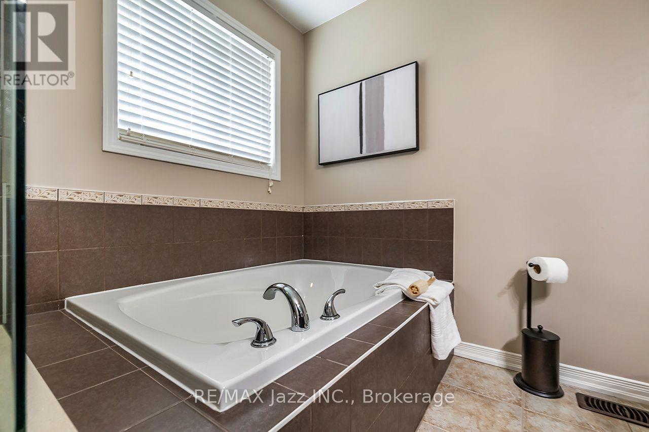 458 Longworth Avenue, Clarington, Ontario  L1C 0E1 - Photo 20 - E13657206