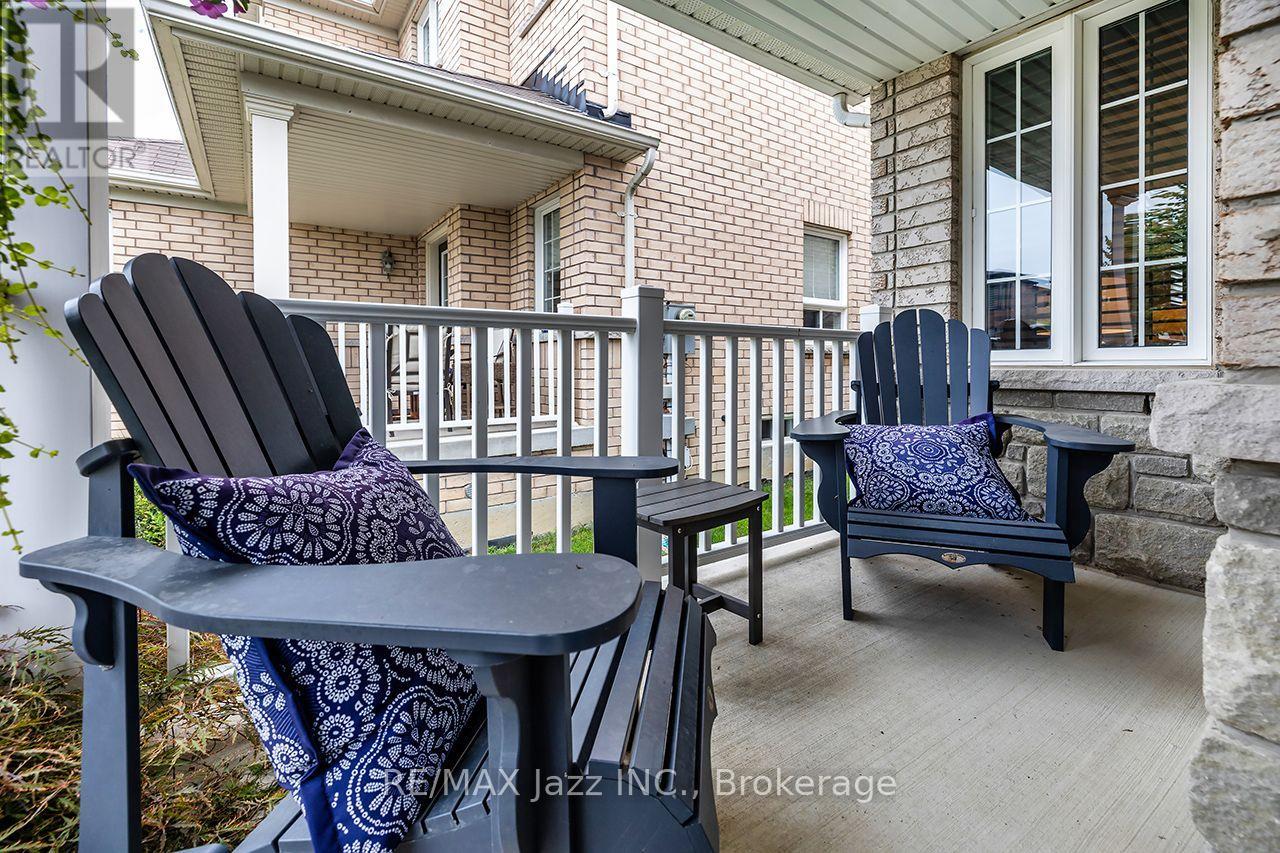 458 Longworth Avenue, Clarington, Ontario  L1C 0E1 - Photo 4 - E13657206