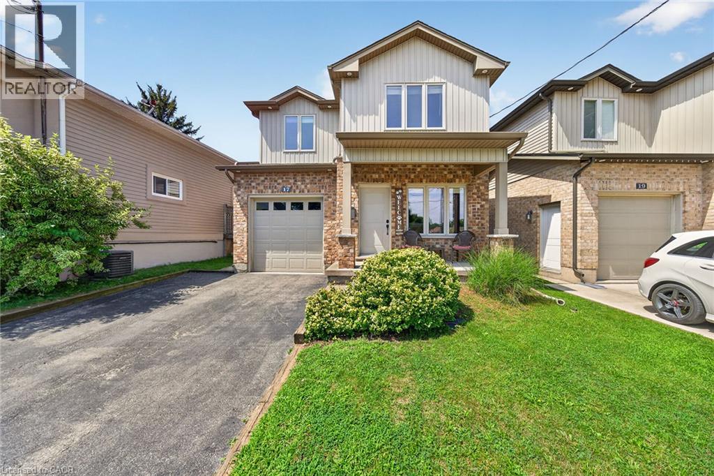 17 Grantham Avenue S, St. Catharines, Ontario  L2P 3B3 - Photo 1 - 40854043
