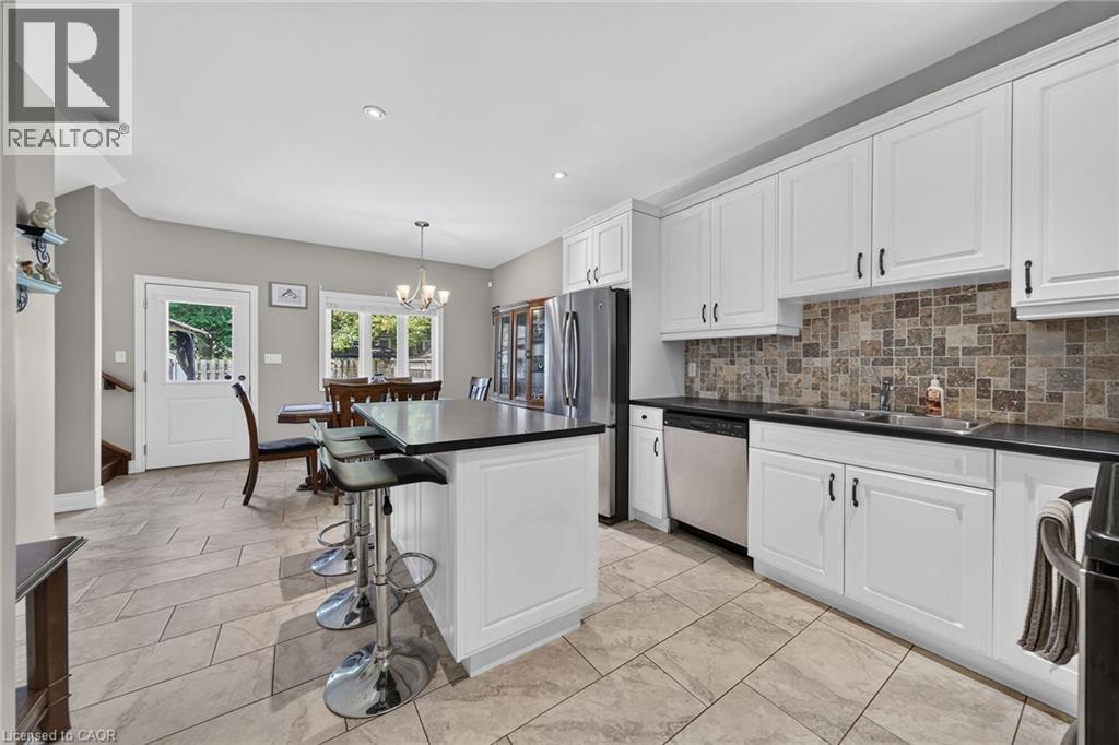 17 Grantham Avenue S, St. Catharines, Ontario  L2P 3B3 - Photo 10 - 40854043
