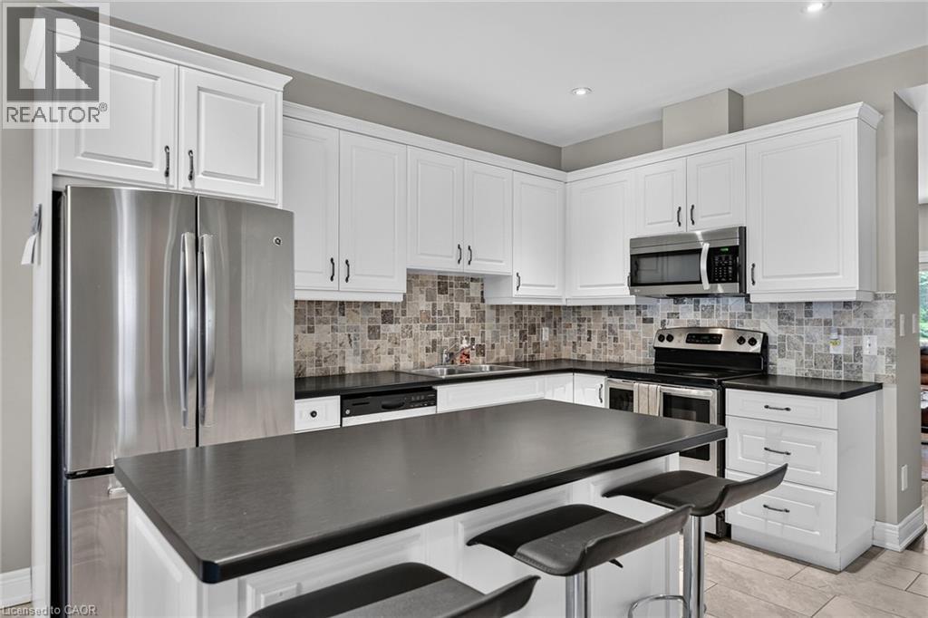 17 Grantham Avenue S, St. Catharines, Ontario  L2P 3B3 - Photo 12 - 40854043