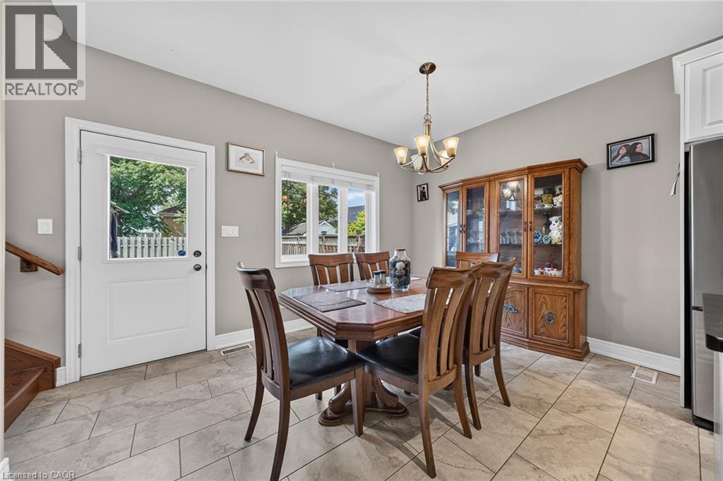 17 Grantham Avenue S, St. Catharines, Ontario  L2P 3B3 - Photo 17 - 40854043