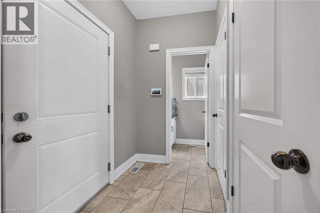 17 Grantham Avenue S, St. Catharines, Ontario  L2P 3B3 - Photo 19 - 40854043