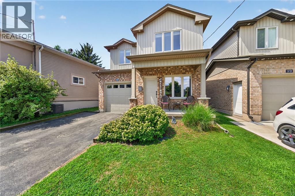 17 Grantham Avenue S, St. Catharines, Ontario  L2P 3B3 - Photo 2 - 40854043