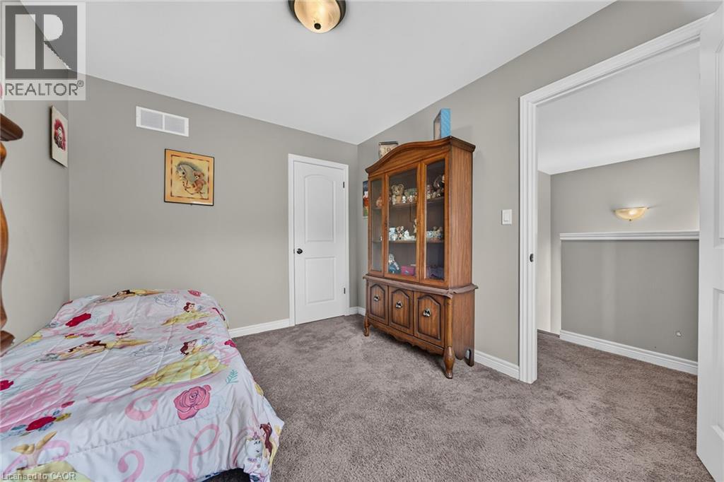 17 Grantham Avenue S, St. Catharines, Ontario  L2P 3B3 - Photo 34 - 40854043