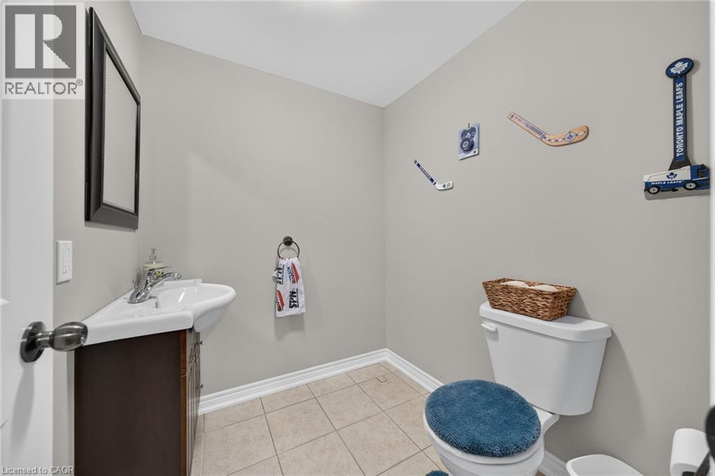 17 Grantham Avenue S, St. Catharines, Ontario  L2P 3B3 - Photo 41 - 40854043
