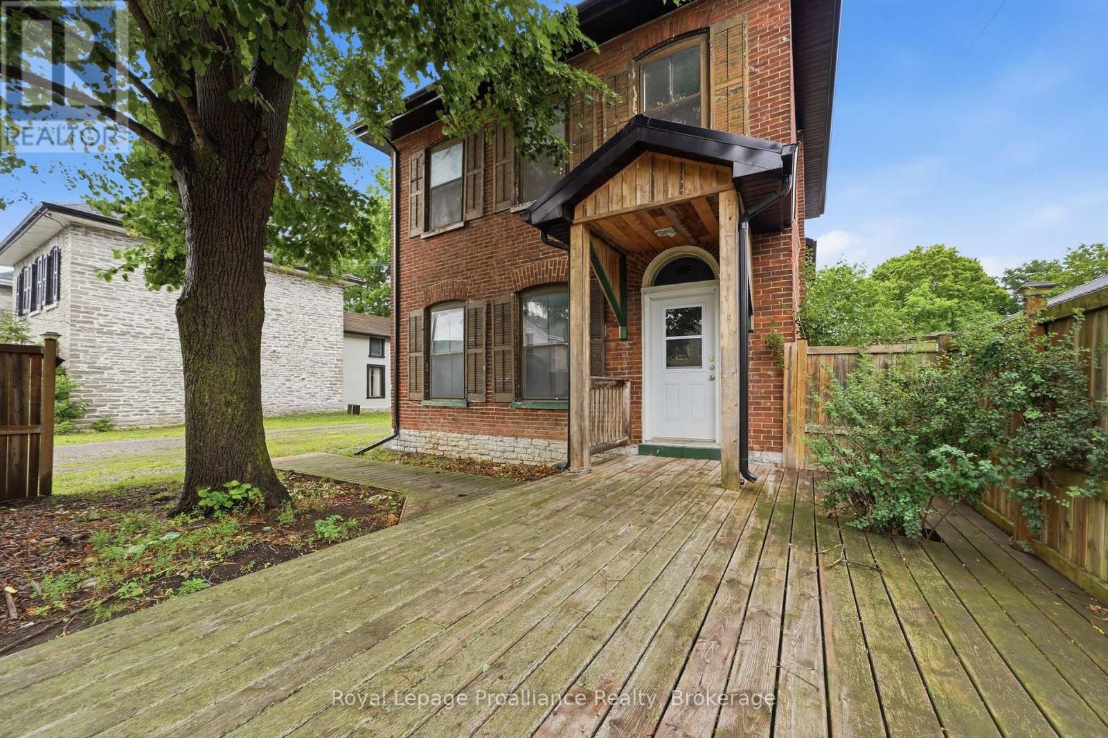 43 Grove Street, Belleville, Ontario  K8P 1W1 - Photo 2 - X13657322