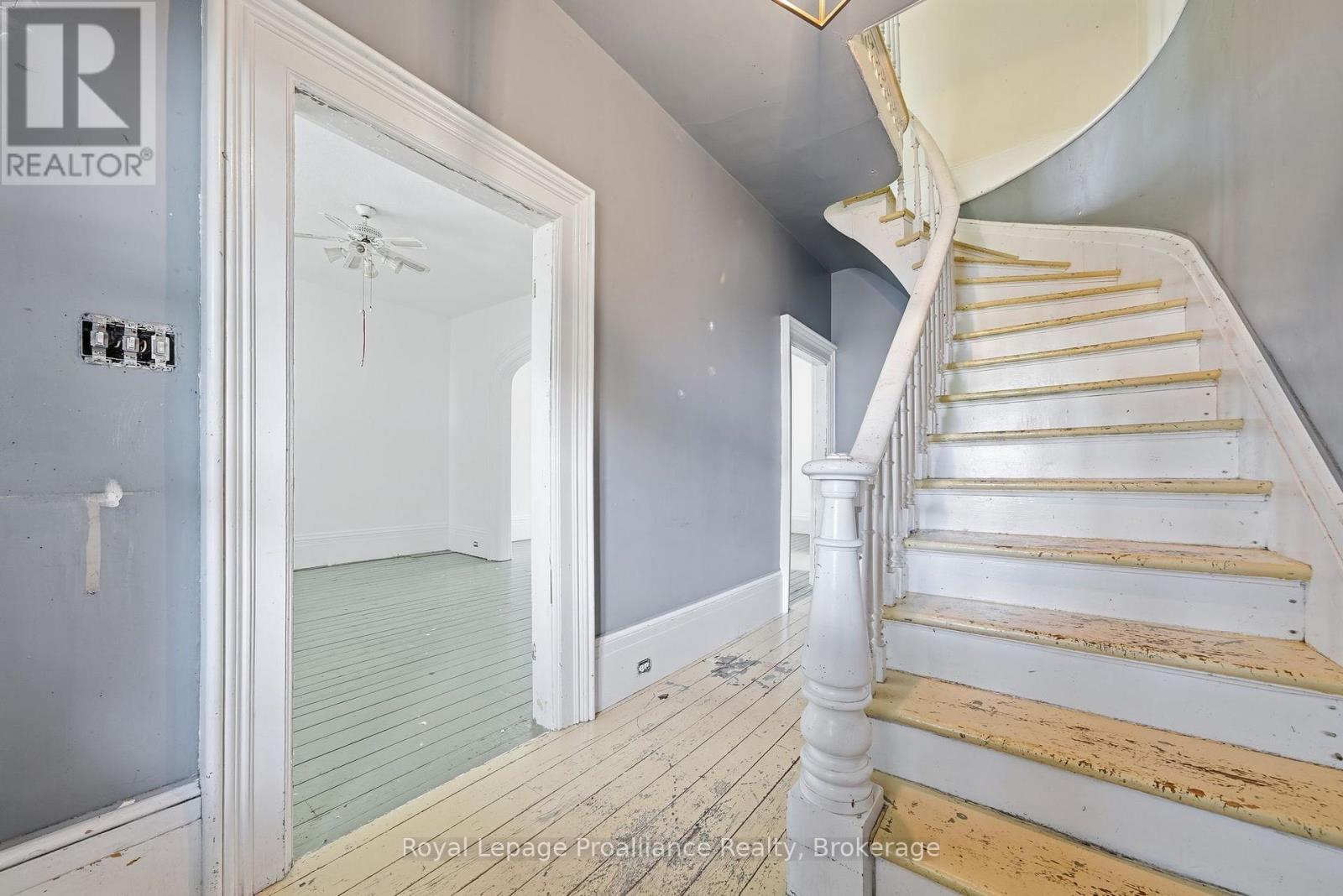 43 Grove Street, Belleville, Ontario  K8P 1W1 - Photo 4 - X13657322