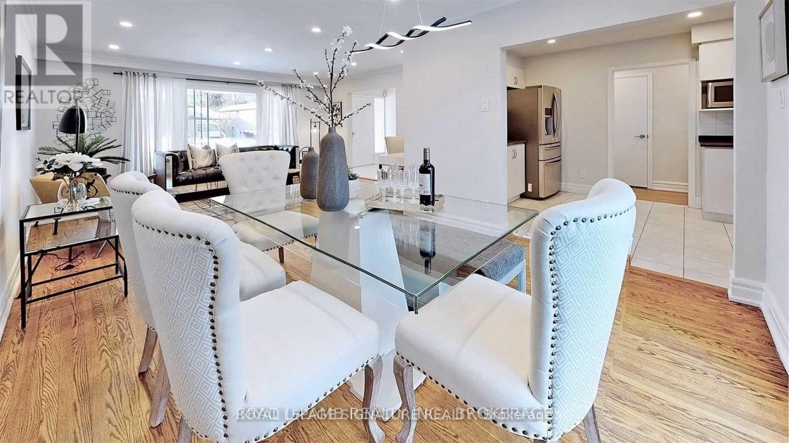 Upper - 17 Baroness Crescent, Toronto, Ontario M2J 3K4 - Photo 11 - C13657062