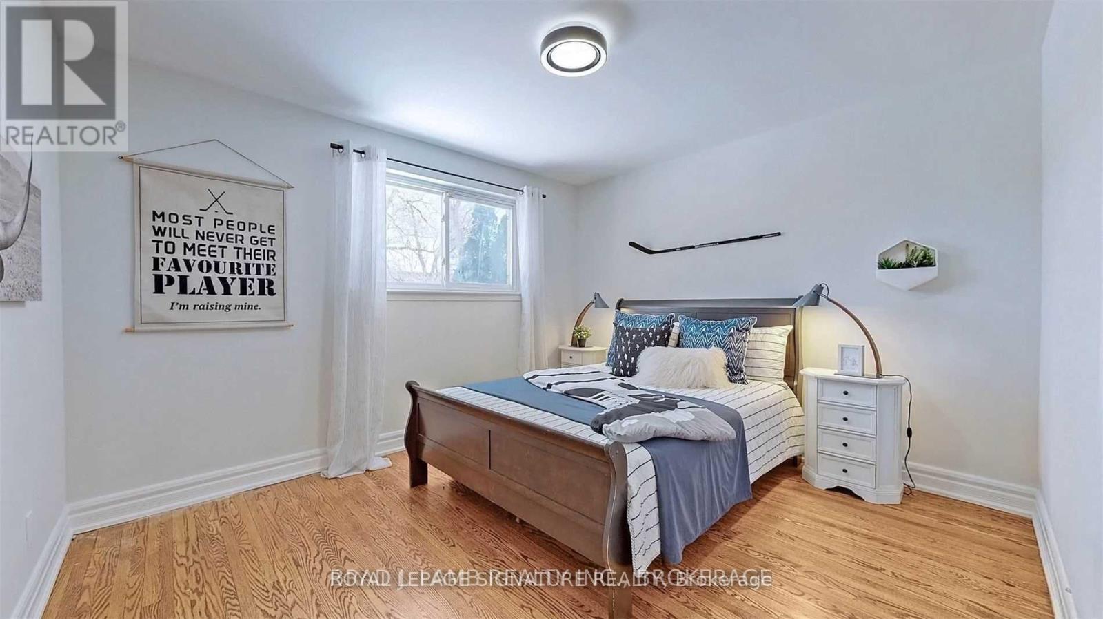 Upper - 17 Baroness Crescent, Toronto, Ontario M2J 3K4 - Photo 24 - C13657062