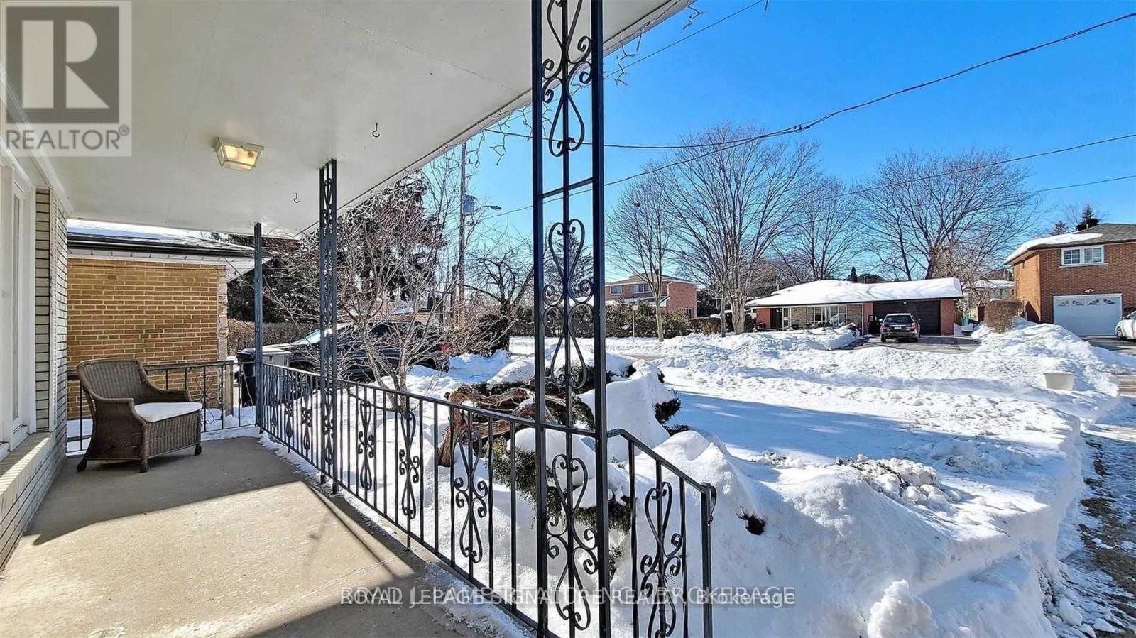 Upper - 17 Baroness Crescent, Toronto, Ontario M2J 3K4 - Photo 40 - C13657062
